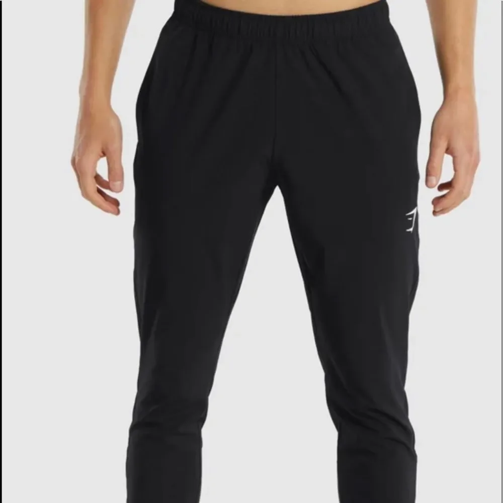 GYMSHARK ARRIVAL WOVEN JOGGERS black XS nwt
